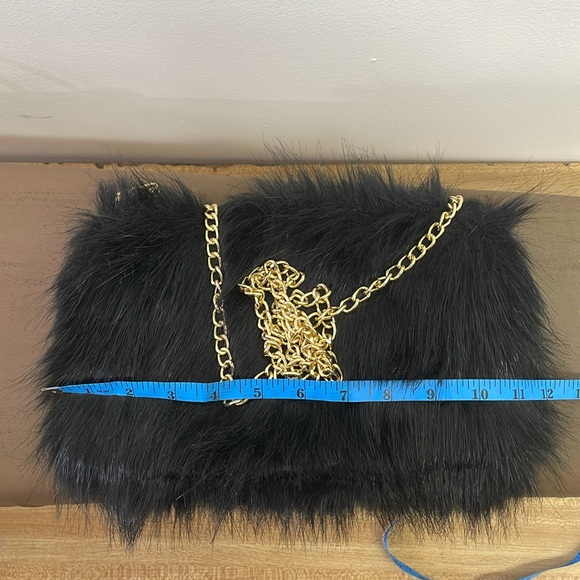Faux Fur Crossbody Handbag - Picture 9 of 10